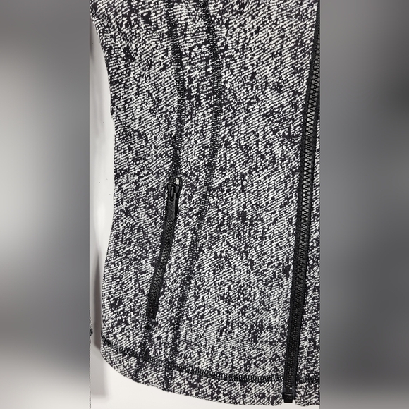 Lululemon Jacket #696 Size 4 - Picture 4 of 9